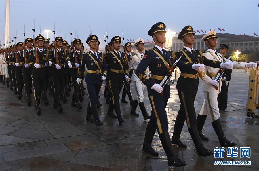 （社会）（5）国庆升旗仪式在天安门广场举行