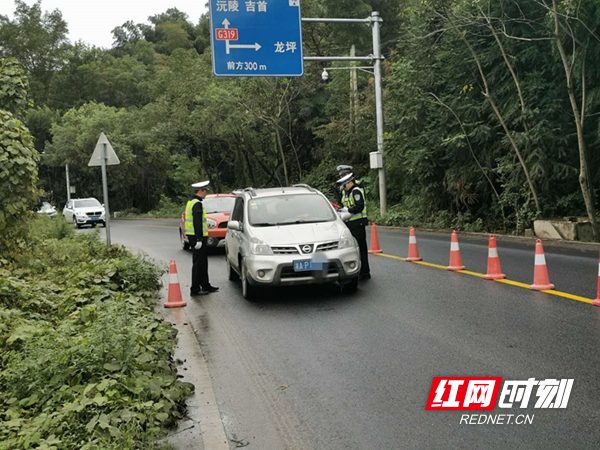 图一：严查酒驾等交通违法行为.jpg