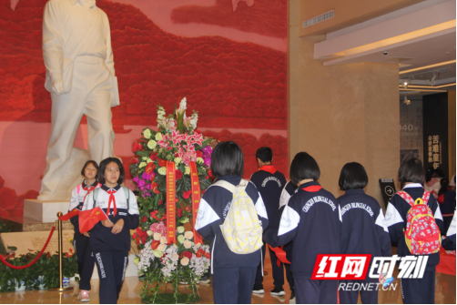 长郡双语2010班国庆实践活动精彩纷呈)(1)(2)1023.png 长郡双语2010班国庆实践活动精彩纷呈)(1)(2)1023.png