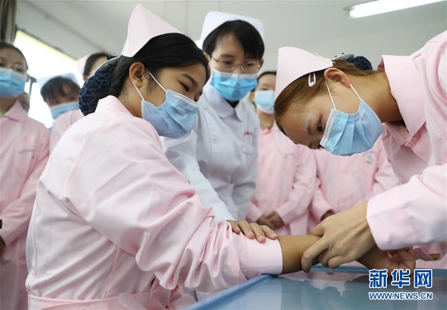 #（社会）（9）带着妈妈上大学
