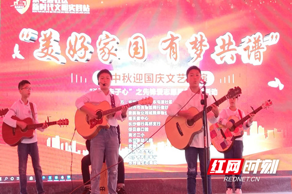 青少年乐队演奏《少年》.jpg