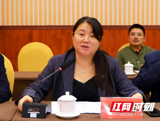3xianweifushuji、xianchangshirongfenzhuchijianmianhui.jpg