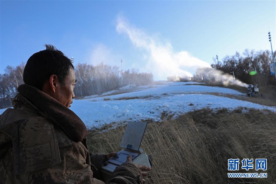 #（社会）（2）河北崇礼：人工造雪 为滑雪季做准备