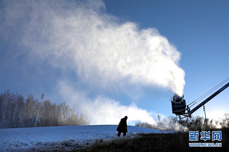 #（社会）（3）河北崇礼：人工造雪 为滑雪季做准备