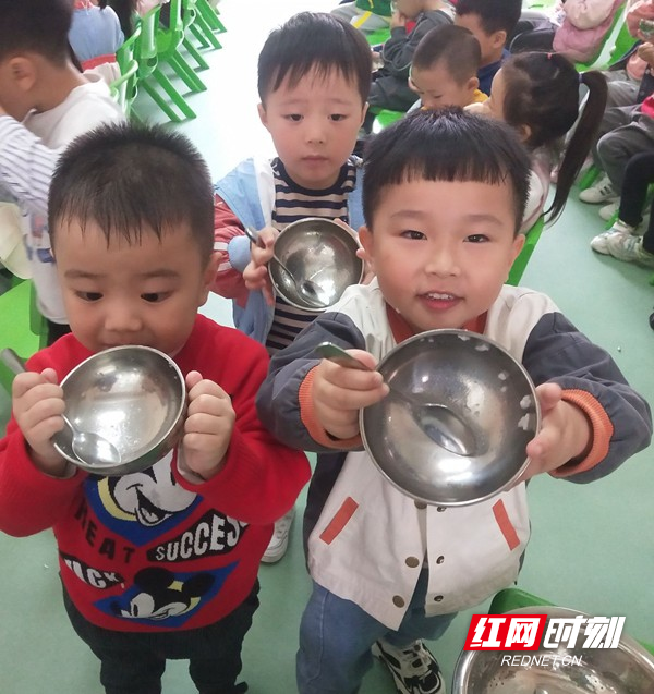 幼儿用行动践行光盘.jpg