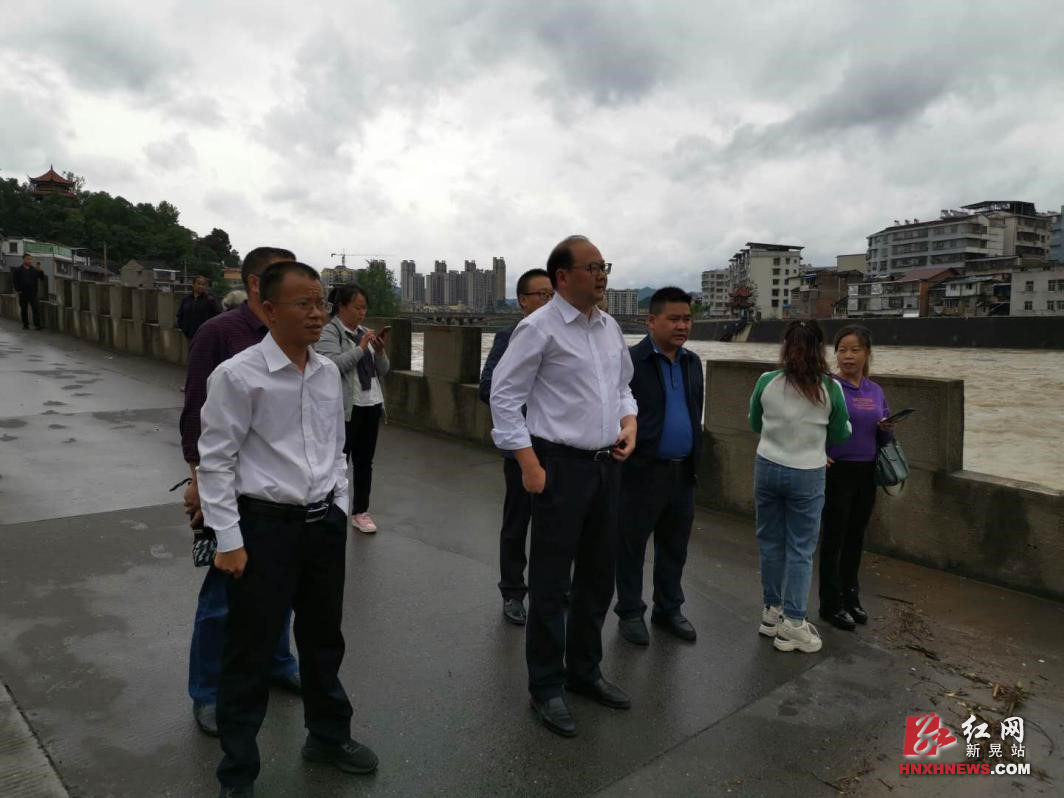 深入开展专项整治，层层压实安全生产责任--新晃县党政领导干部积极开展中秋、国庆节前带队检查安全生产工作.jpg