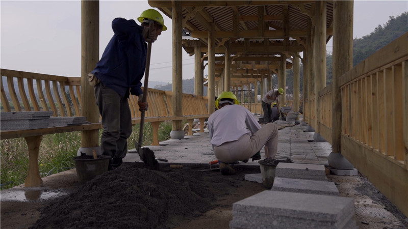 鹤城区：改善农村人居环境 推进美丽乡村建设（半成品）.mp4_20201019_172920.753.jpg