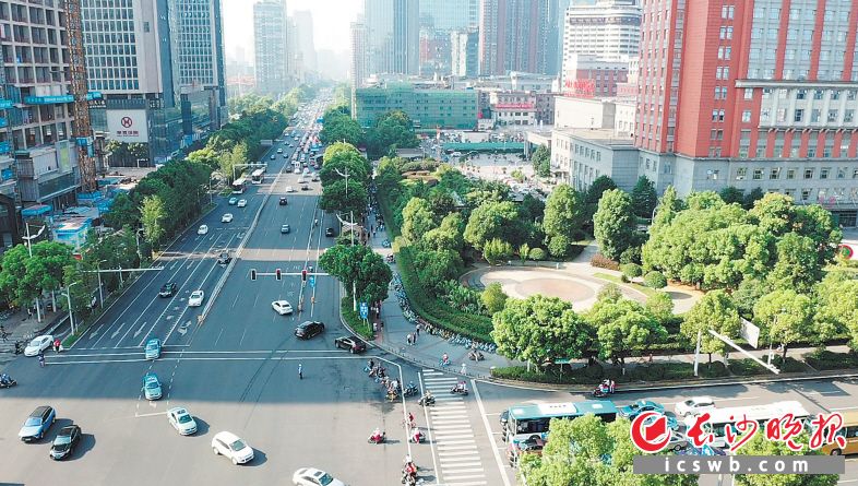 　　经过治理，中南大学湘雅医院片区道路拥堵、看病停车难问题得到改善。　　长沙晚报全媒体记者 张洋子 通讯员 陈正祥 摄影报道