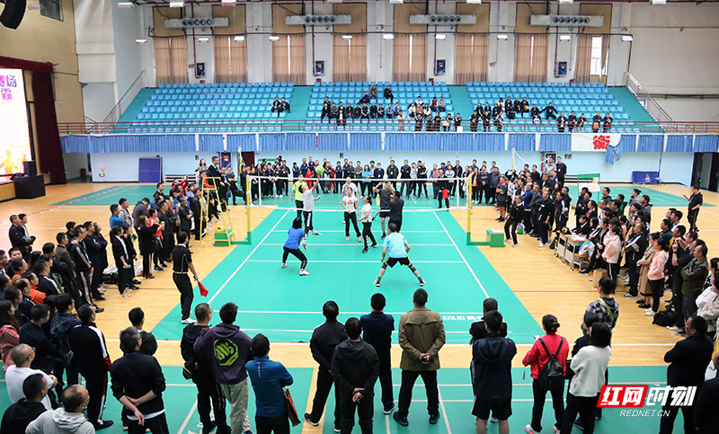 推动全民参与健身运动 珠晖区第二届干部职工气排球比赛举行开幕式