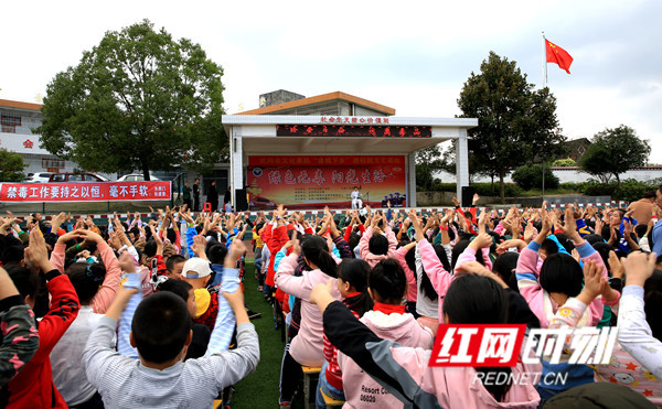 武冈：送戏下乡 奏响新时代文明实践主旋律