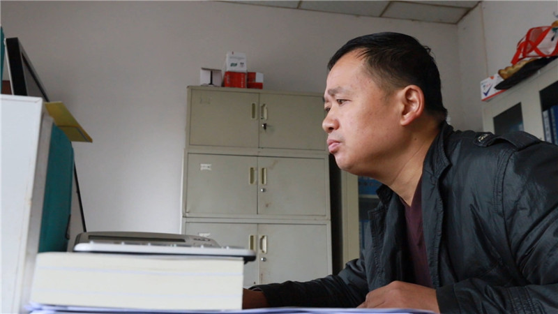 罗宏启 责任在肩 冲锋在前.mp4_20201023_172357.641.jpg