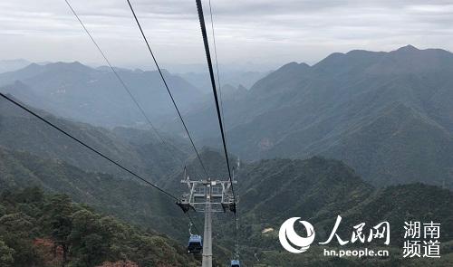 莽山五指峰景区索道。刘凡琳摄