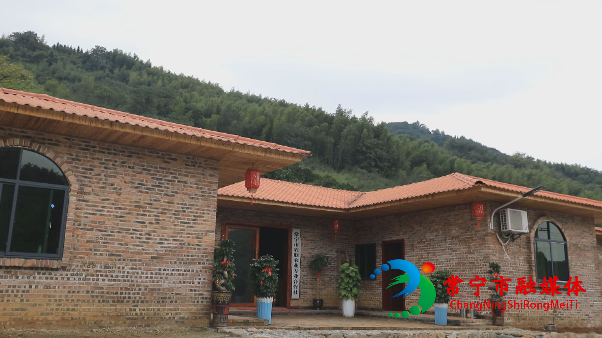 邹永龙 (2).jpg 邹永龙 (2).jpg