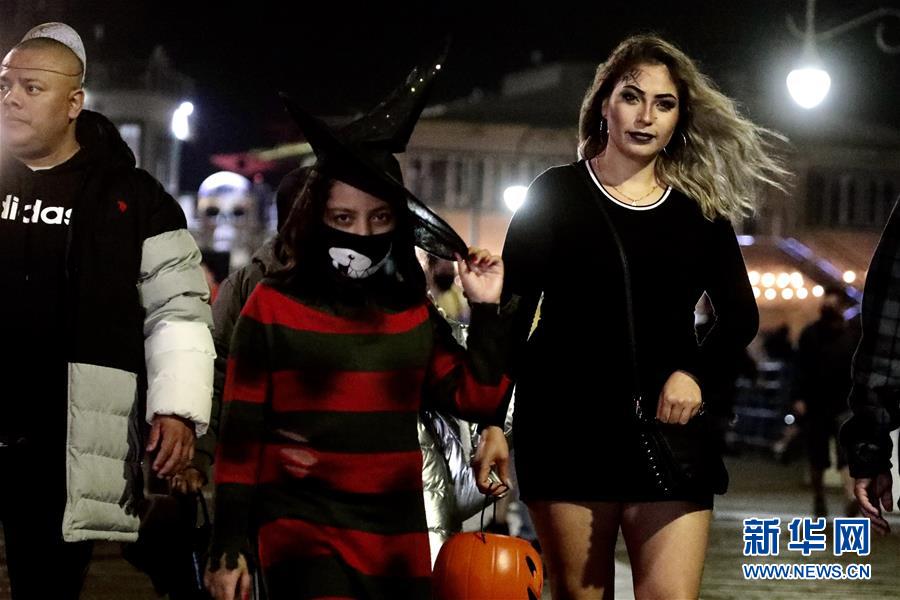 (国际)(8)美国多地庆祝万圣夜