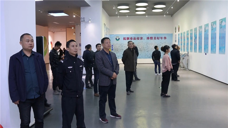 河西街道组织干部职工到禁毒教育基地参观学习（半成品）.mp4_20201102_155957.842.jpg