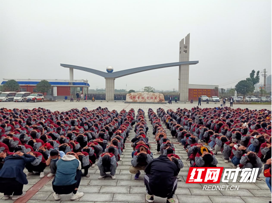 道县住建局(人防办)组织道县玉潭学校800余名师生开展演练活动。.png 道县住建局(人防办)组织道县玉潭学校800余名师生开展演练活动。.png