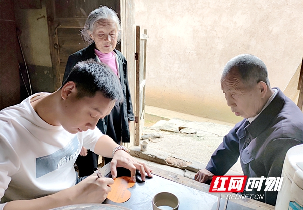 高坪镇贝志鹏_副本.jpg