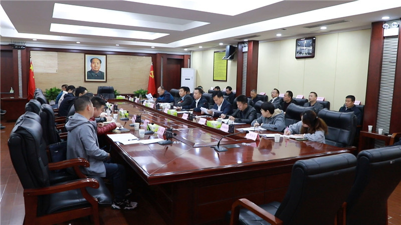 怀化市2020年脱贫攻坚工作实地考核和贫困人口退出市级核查鹤城区汇报会召开.mp4_20201105_144836.599.jpg