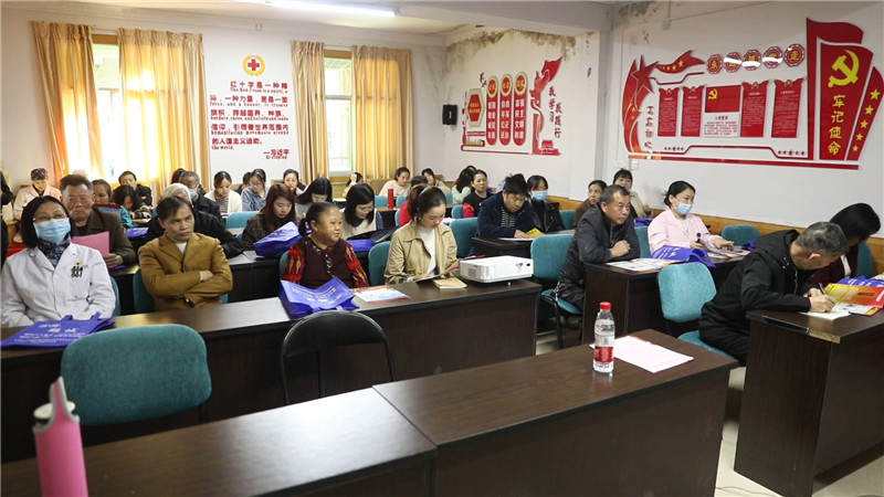 鹤城区司法局：宣传民法典 关爱老年人.mp4_20201110_154354.385.jpg