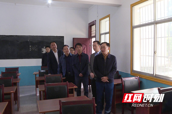 查看安乡县教师进修学校教学设施现场2_副本.jpg 查看安乡县教师进修学校教学设施现场2_副本.jpg