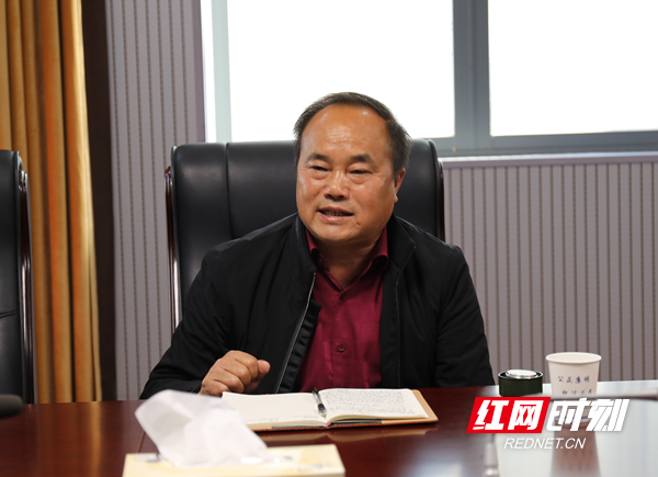 2、省人大代表滕久华发言.jpg 2、省人大代表滕久华发言.jpg