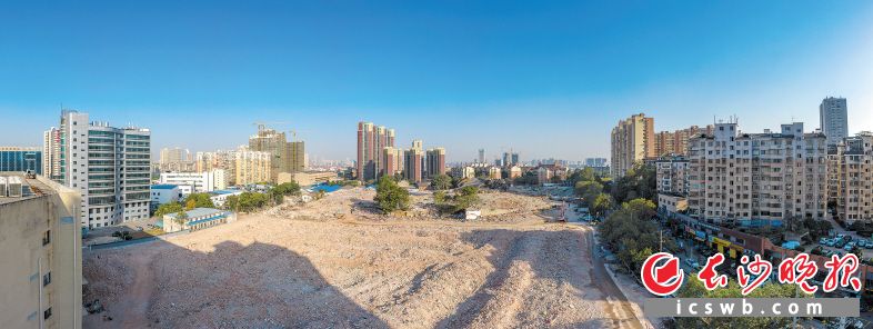 关停拆除后的四方旧货市场原址，消除重大安全隐患后将“腾笼换鸟”迎来发展新机遇。 陈飞 摄