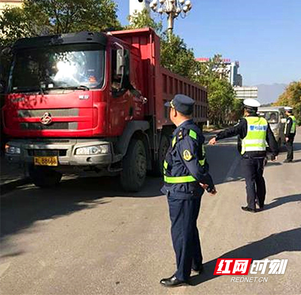 整治非法改装改型车辆_副本.jpg