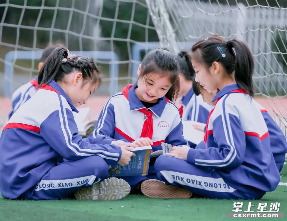 未来3年，长沙县将实施“九大工程”，新建18所中小学校，改扩建9所中小学校，新增学位3万个以上。章帝 摄
