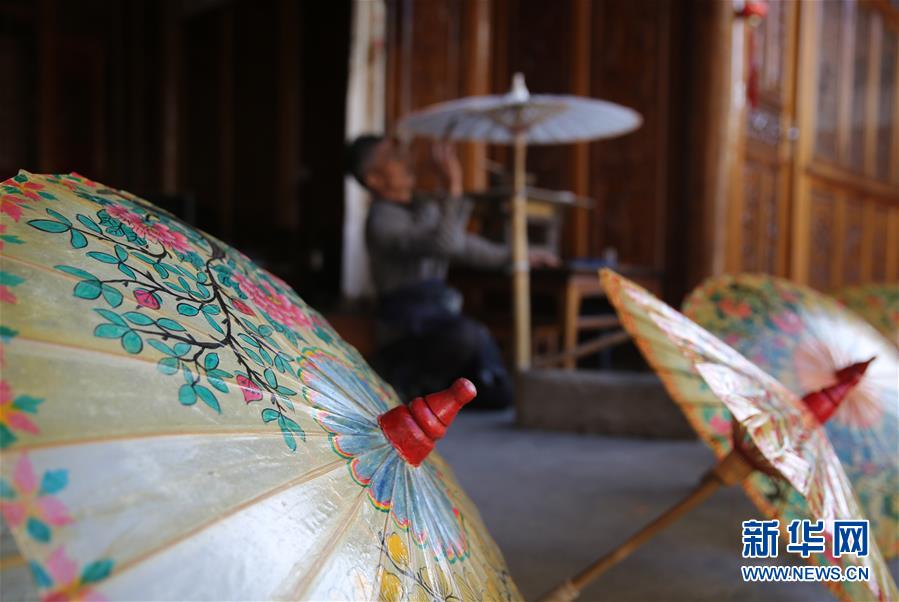 #（社会）（3）云南腾冲：百年油纸伞 焕发新生机