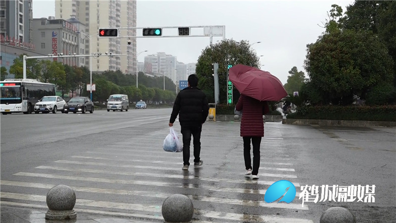 鹤城区：气温下降明显未来几天最低气温仅4度.mp4_20201125_170920.291.jpg