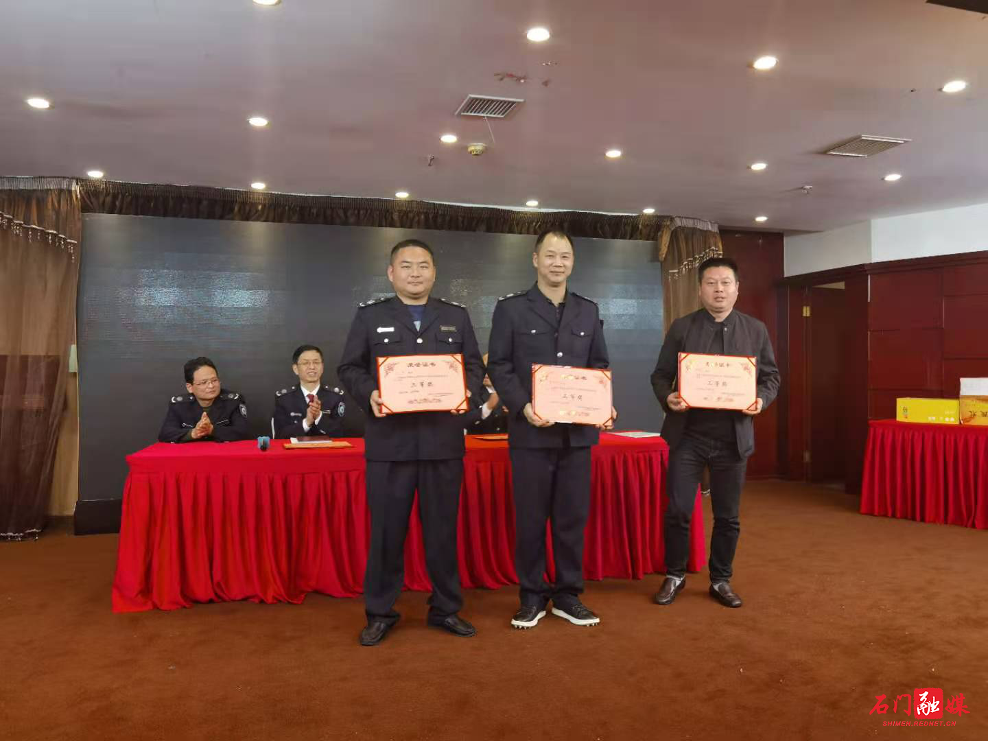 图片4.png 图片4.png
