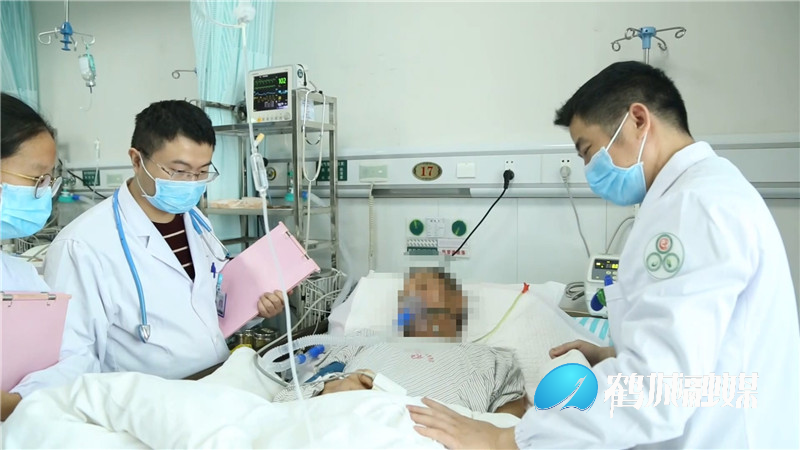 冬季脑中风高发 切勿错过“黄金抢救期”（半成品）01.mp4_20201130_162515.627.jpg