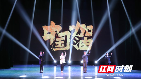 文学与新闻传播学院情景朗诵《相信》，致敬非常时期奋战在疫情防控一线最可爱的人_meitu_4.jpg