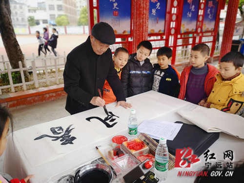 宁远：廉政文化进校园2_副本500.jpg