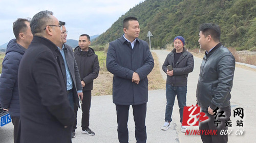 宁远：肖质彬调研脱贫攻坚工作_副本500.jpg