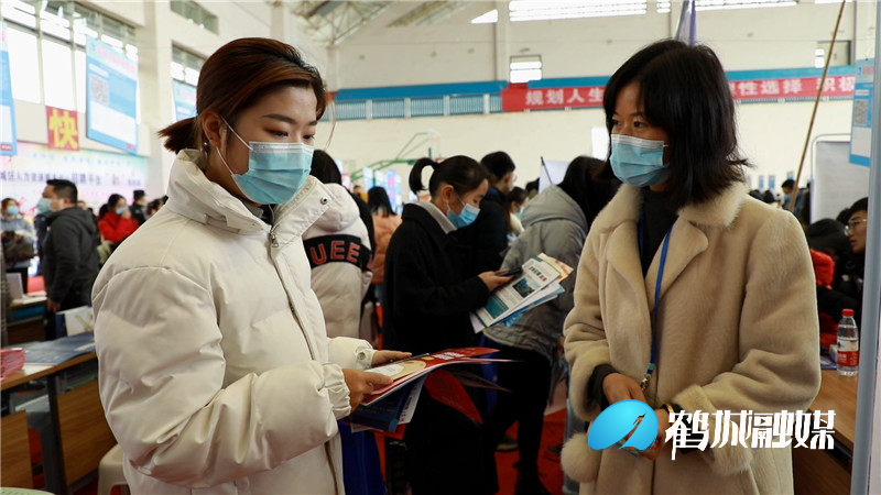 鹤城区：举办湘西南地区2021届高校毕业生供需见面会（半成品）.mp4_20201207_155637.050.jpg