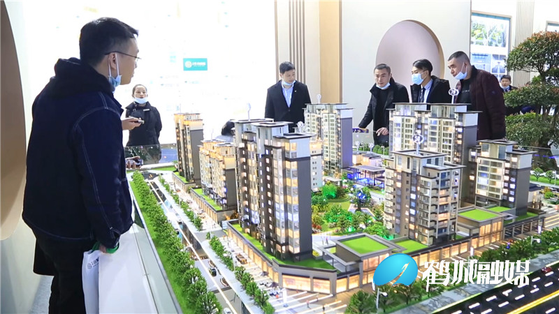 怀化首届住博会：学区房、公园小区受购房者关注.mp4_20201207_171345.462.jpg