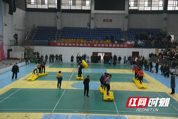 同舟共济比赛。.jpg