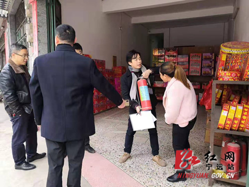 宁远排查烟花爆竹零售点保民安_副本500.jpg