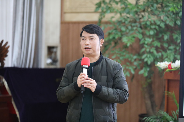 景炎学校副校长罗希致欢迎辞_副本.jpg