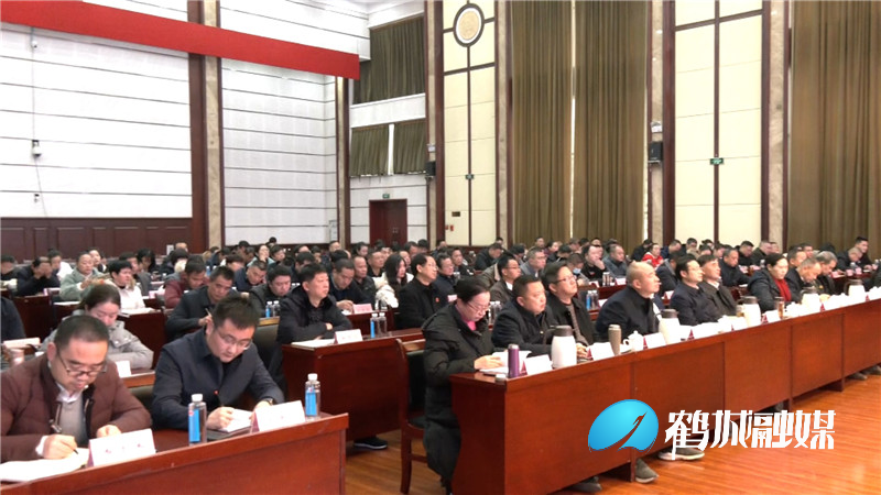 学习贯彻党的十九届五中全会精神.mp4_20201218_174137.848.jpg