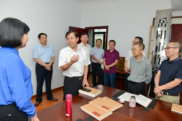 2020年9月15日岳阳市委书记王一鸥调研全市文艺工作.jpg