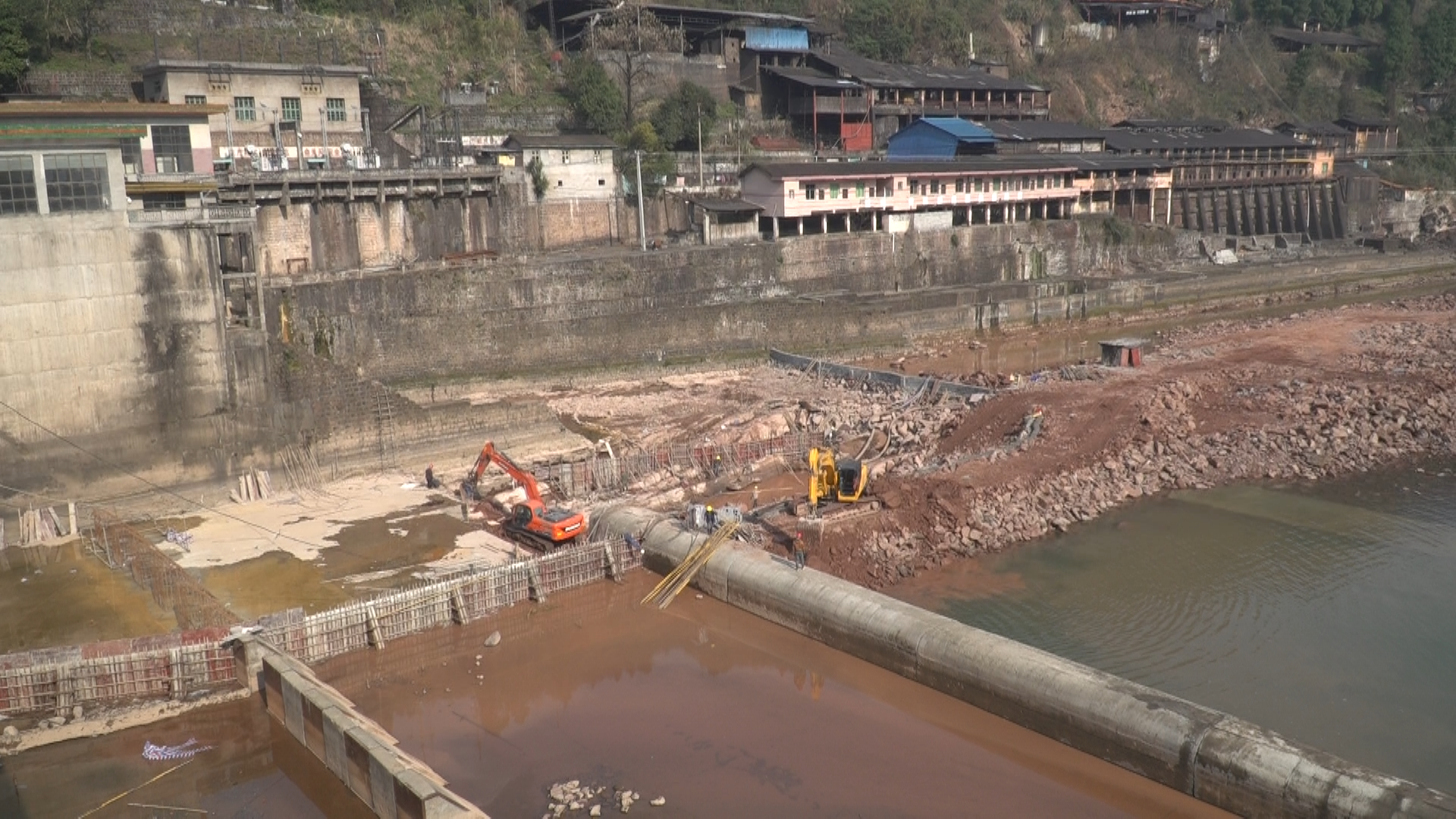 泸溪县甘溪桥电站水闸除险加固工程加快推进