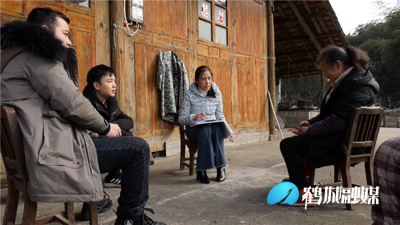 鹤城区：做实做细困难群众临时救助工作（半成品）.mp4_20201223_154208.412.jpg