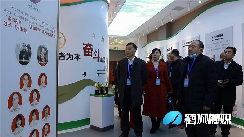 在鹤市五届人大代表集中视察鹤城区重点项目建设.mp4_20201223_170228.740.jpg