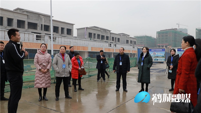 在鹤市五届人大代表集中视察鹤城区重点项目建设.mp4_20201223_170238.170.jpg