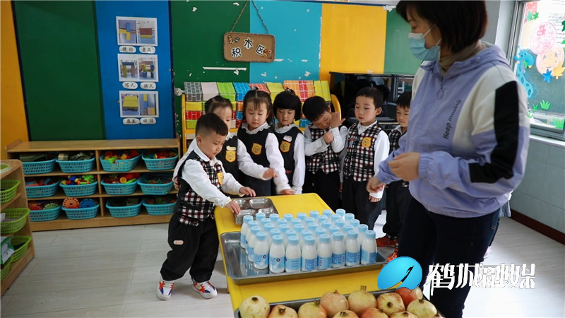 毛克文 幼儿园.mp4_20201223_155709.581.jpg