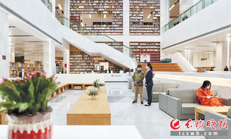 　　▲浏阳市新图书馆成为浏阳“十大文旅网红打卡地”之一。
