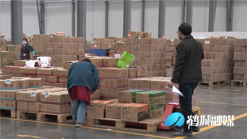佳惠农产品批发市场：商品储备充足价格稳定.mp4_20201231_152507.834.jpg