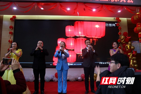 歌曲联唱《好运来》、《家和万事兴》、《欢乐中国年》。.jpg